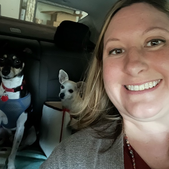 Meet your Posher, Emily - Picture 2 of 2